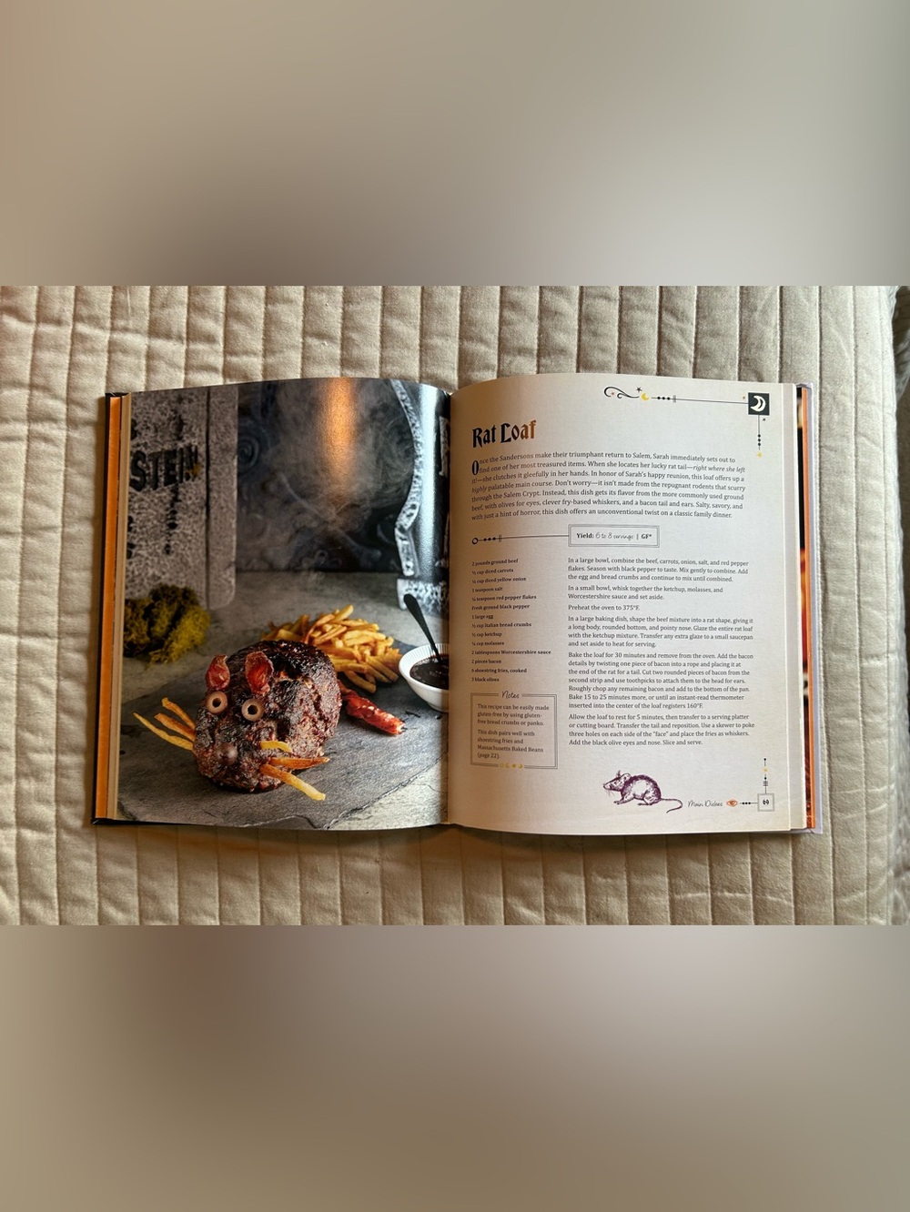 Disney Hocus Pocus The Official Cookbook - Picture 7 of 7